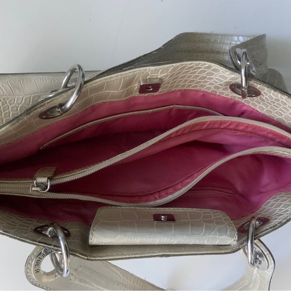 Tommy Hilfiger Purse - Picture 5 of 5